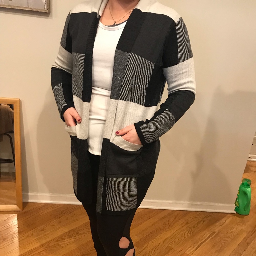Black/grey sweater